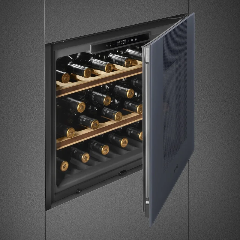 Виноохладители Виноохладител за вграждане Smeg CVI121G